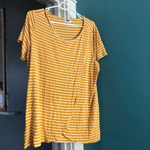 Old Navy Nursing Shirts XL, lot of 2